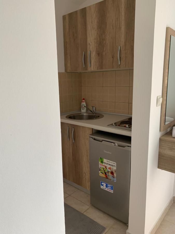Apartments Adrian Ulcinj Exterior photo